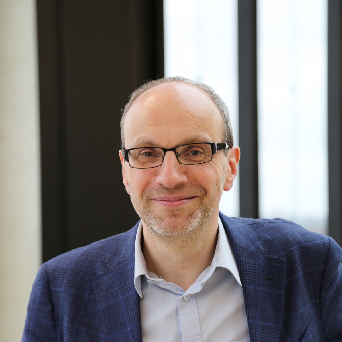 Dr Stefan Dercon